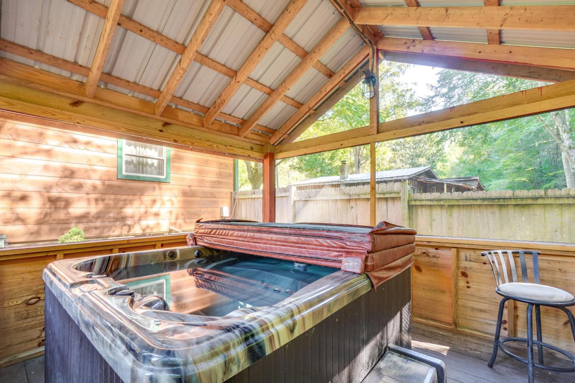 Just Fur Relaxin Sevierville Cabin With Hot Tub! Exterior foto